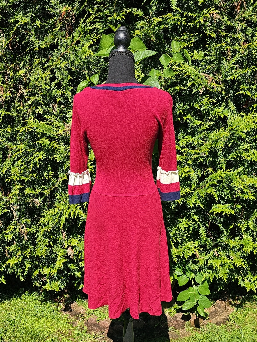 Draper James Belle Sleeve Sweater Dress Small S Berry Navy Accent EUC - Picture 7 of 10